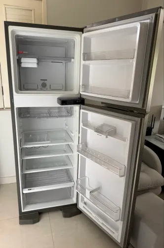 Geladeira Brastemp Frost Free 375L Inox - Impecável e Higienizada
