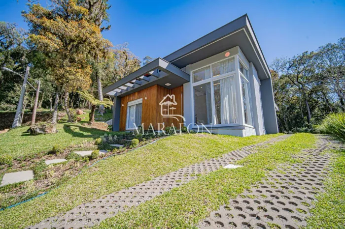 CASA À VENDA EM CANELA NO CONDOMÍNIO PINHEIRO GROSSO!