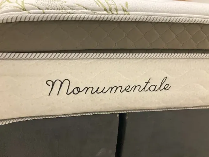 Cama King Size Sealy Monumentale - Molas Ensacadas e Tecido de Bambu (Excelente Estado)