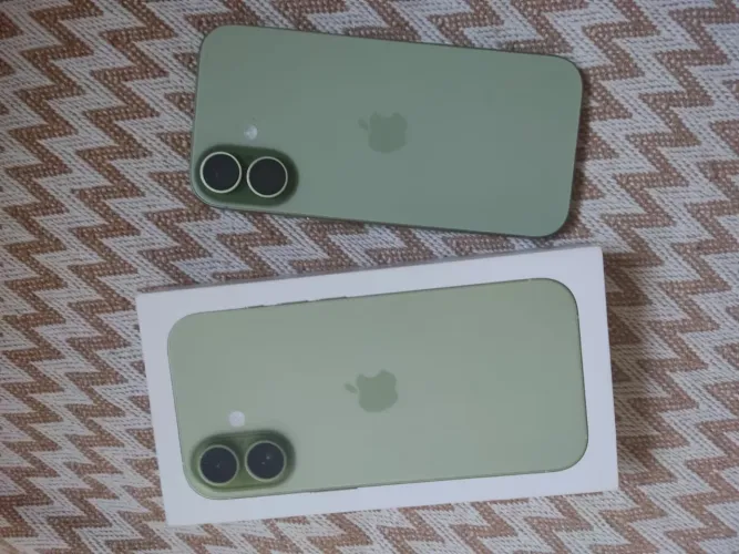 iPhone 17