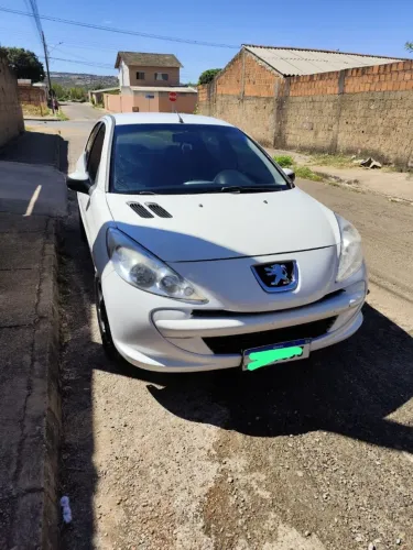 Peugeot 207 Active 1.4 Flex 8V 5P 2014