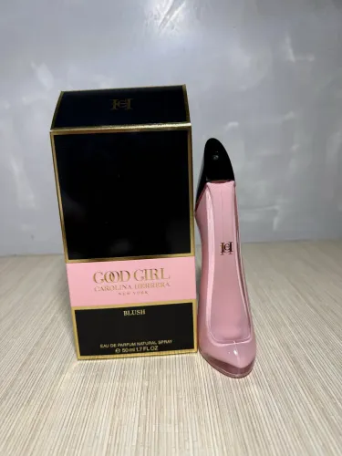 Perfume good girl carolina herrera blush, 50 ml novo.