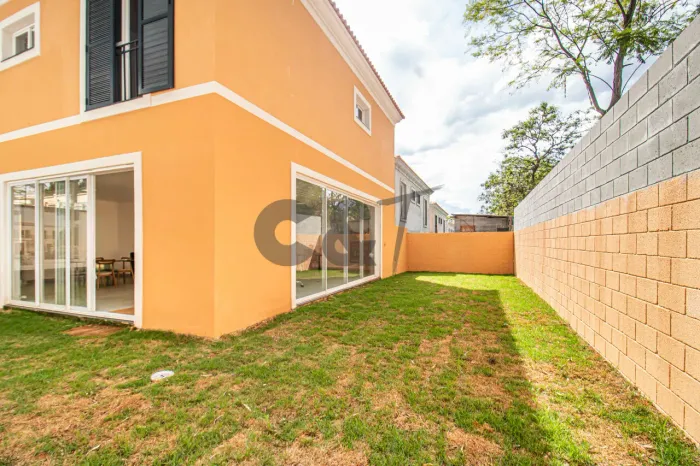 Casa de Condomínio - 4 dormitórios (SuÍtes) à Venda na Chácara Monte Alegre - São Paulo/SP