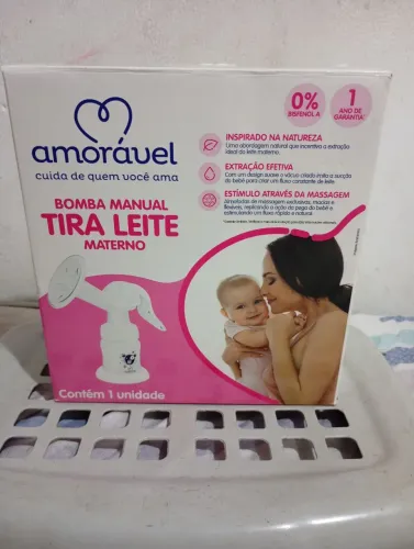 Bomba manual tira leite materno