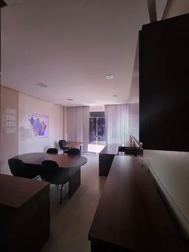 Sala para locação em galeria ,com banheiro e copa