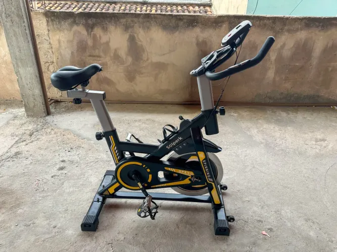 Bicicleta ergométrica spinning R$800