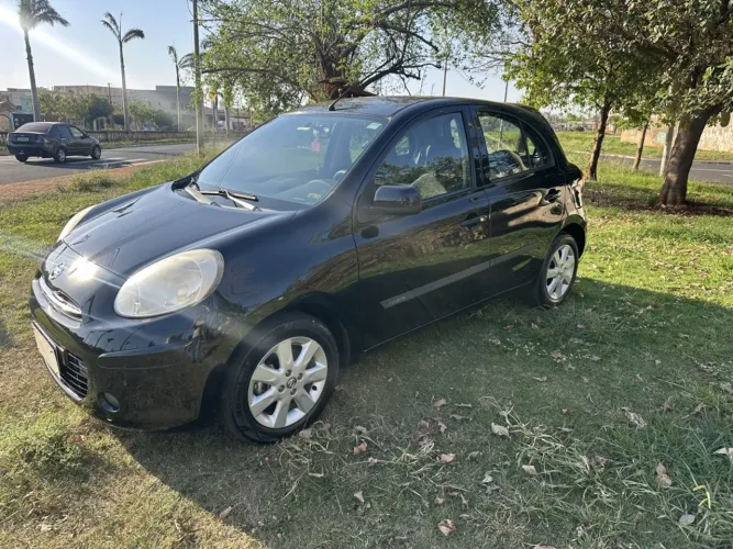 Nissan March S 1.6 16V Flexstart 5P 2013