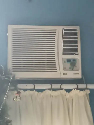 Vendo ar condicionado 12 mil BTUs voltagem 127v