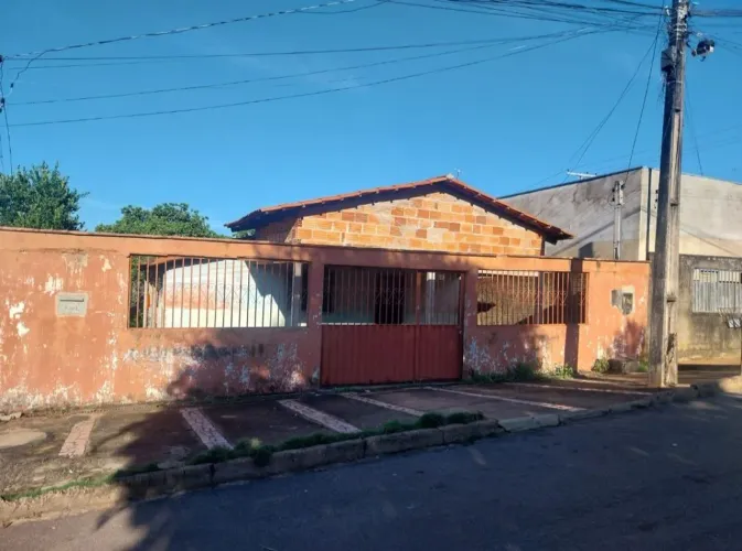 CASA AURENY II, Em frente CRECHE. Lote 12x30mts
