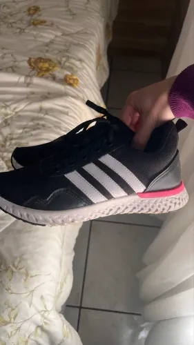 Tênis Adidas 37