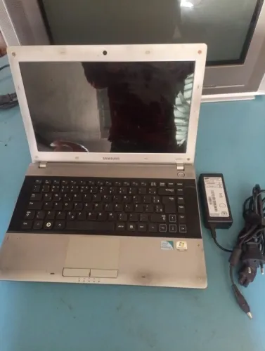 Notebook Samsung tela quebrada e não aparece imagem