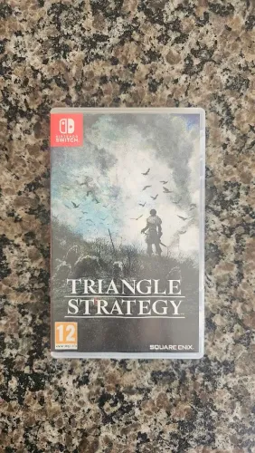 Jogo Triangle Strategy Square Enix Nintendo Switch Usado