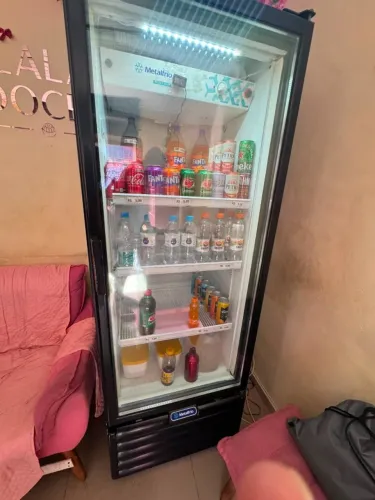 Refrigerador Expositor Vertical 220v Metalfrio