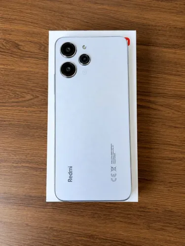 Xiaomi Redmi 12 com tela quebrada