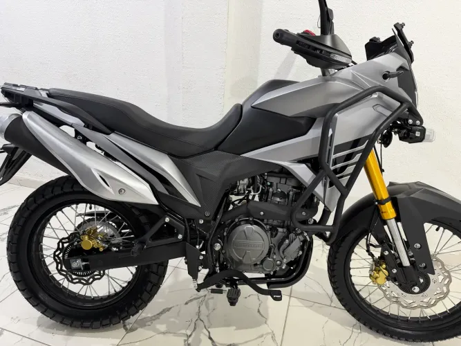 Sbm 250t zero km motor forte com 31 cv