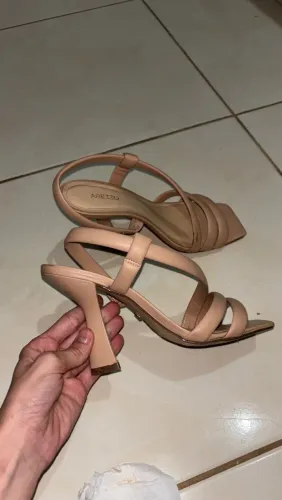 VENDO sandália Arezzo divido em 3x