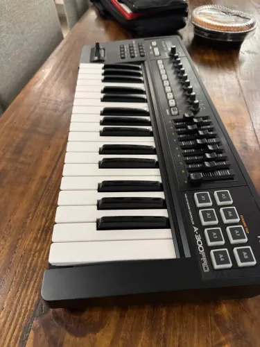 Teclado controlador Roland A300 pro