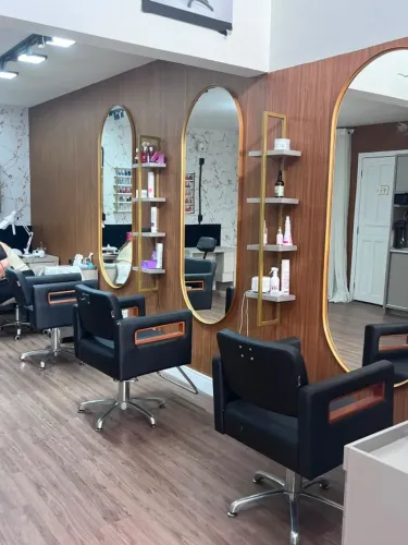 Salão de beleza funcionando
