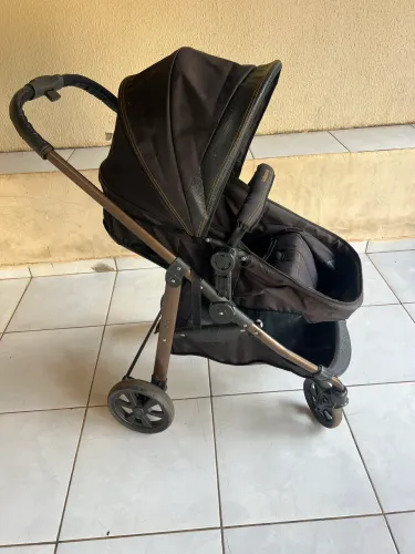 Carrinho de bebê vira Moisés