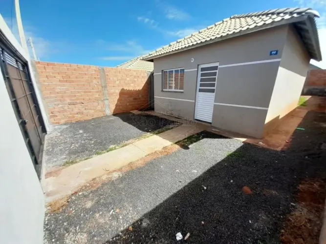 Locação de Casas / Padrão na cidade de Araraquara