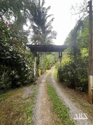Sítio à Venda  Natureza, Tranquilidade e Fácil Acesso