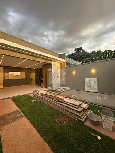 Casa Padrão com Piscina setor Garavelo Goiânia, EXCELENTE LOCALIZAÇÃO ACEITA FINANCIAMENTO