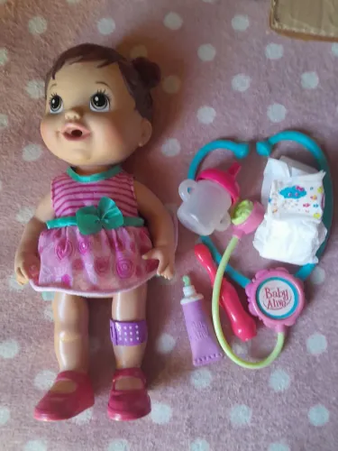 Baby alaive doentinha com acessórios