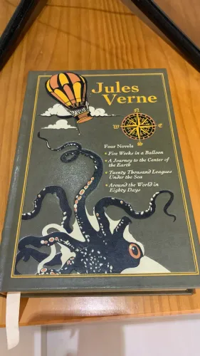 Livro JULES VERNE - ingles/importado