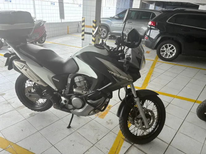 TRANSALP 700 2014 com 6000Km todas revisões na Honda
