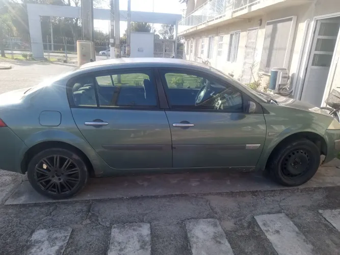 Renault Megane Sedan Dynamique Hi-flex 1.6 16V 2008