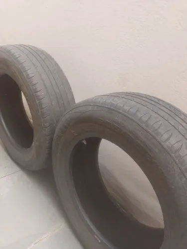 Pneus em ótimo estado