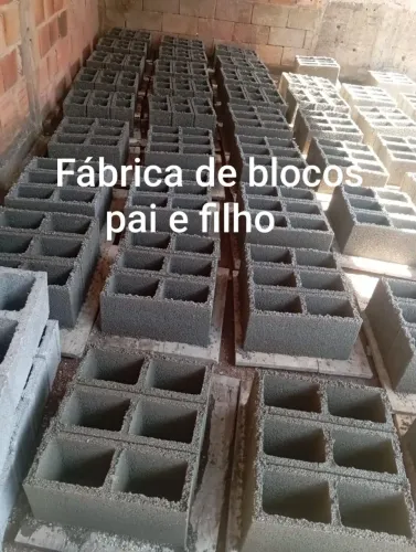 Fábrica de blocos pai e filho