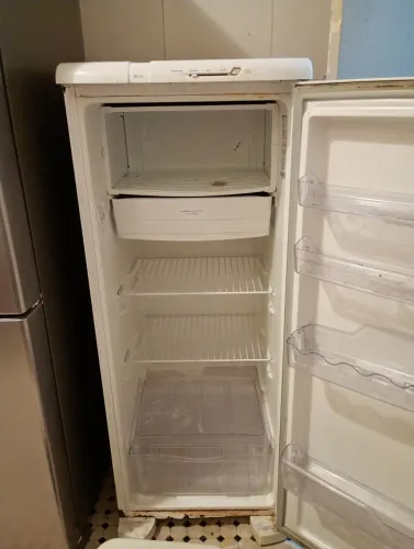 Geladeira Eletrolux 240L