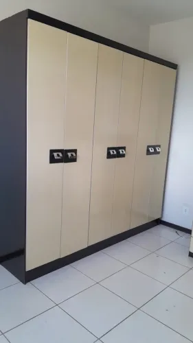 Roupeiro e cômoda 400