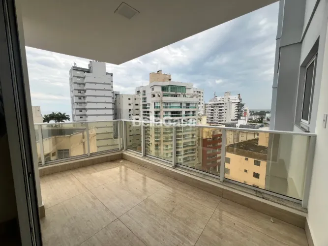 Apartamento venda no Centro de Guarapari-ES / Edifício com área de lazer.