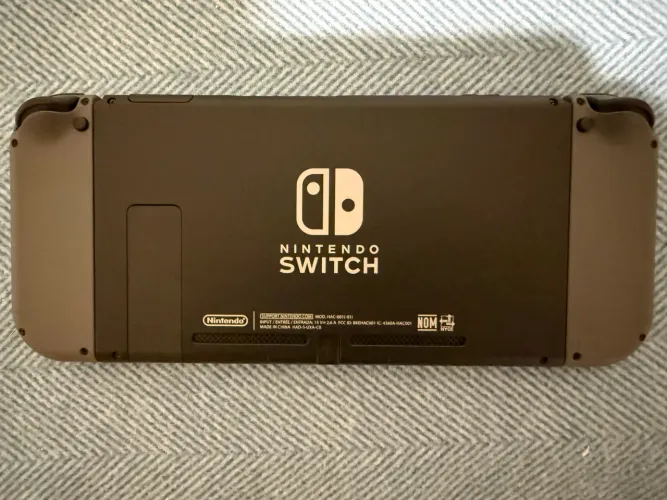 Nintendo switch completa com controller pro