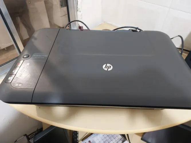 Impressora hp2050 - ótimo estado - a retirar 