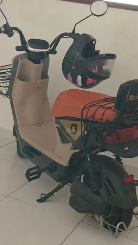 Moto Domni sem habilitação, elétrica .