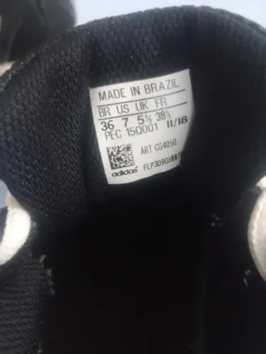Ten Adidas 36