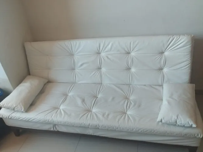 Sofá cama 3 em 1 em courino branco