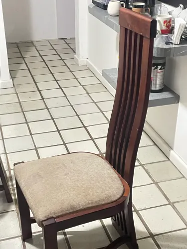 Cadeira de madeira para mesa de jantar