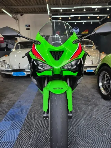 Kawasaki Ninja ZX-6R 636 ABS KRT 2024 - Apenas 5.100 km - Impecável!