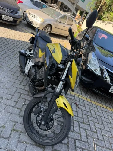 Cb twister 300 F dourada! Valor real!