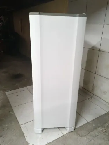 Geladeira Esmaltec 310 litros Novinha 