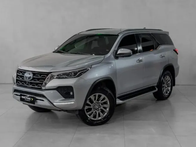 Toyota Hilux SW4 SRX 4X4 2.8 TDI 16V Dies. Aut. 2022