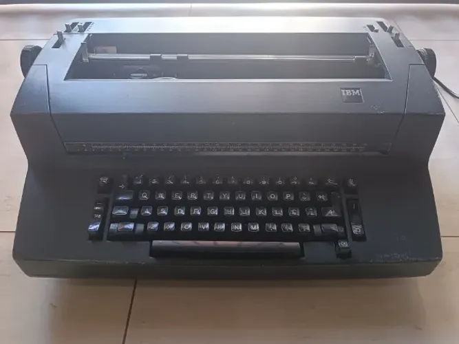 Máquina de Escrever Elétrica IBM Selectric III - Vintage - Excelente Estado