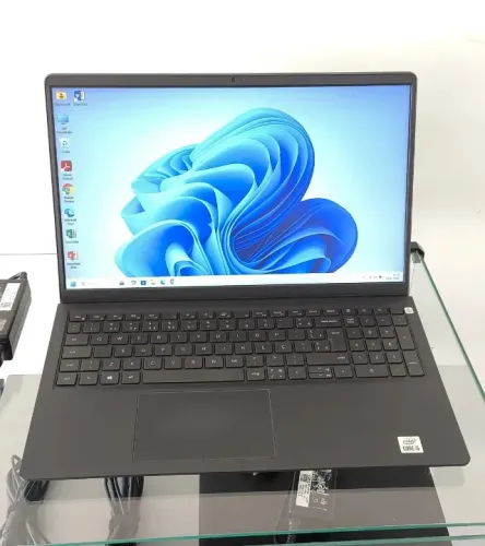 Dell Vostro 3510 Notebook i5 10ª Geração 8GB RAM SSD 256GB NVMe Full HD 15,6"