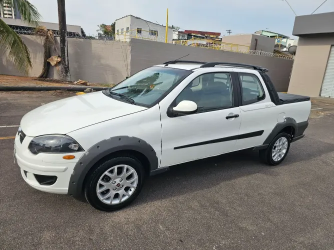 Fiat Strada Trekking 1.6 16V Flex CD 2013