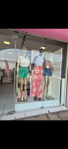Vendo painel e movel para vitrine 