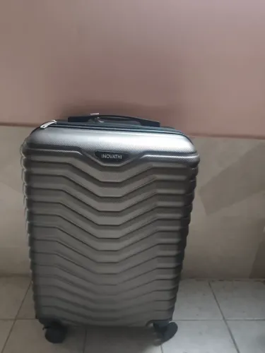 Mala nova e com garantia de fábrica